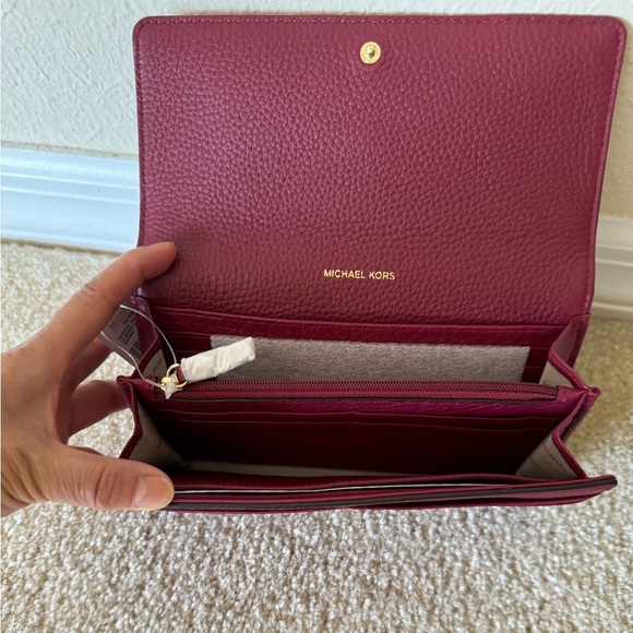 Michael Kors Fulton Mulberry Gusset Carryall Leather Wallet NWT - Picture 3 of 6